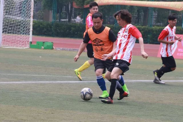 五粮液股价低迷与招商银行昔日低谷的对比